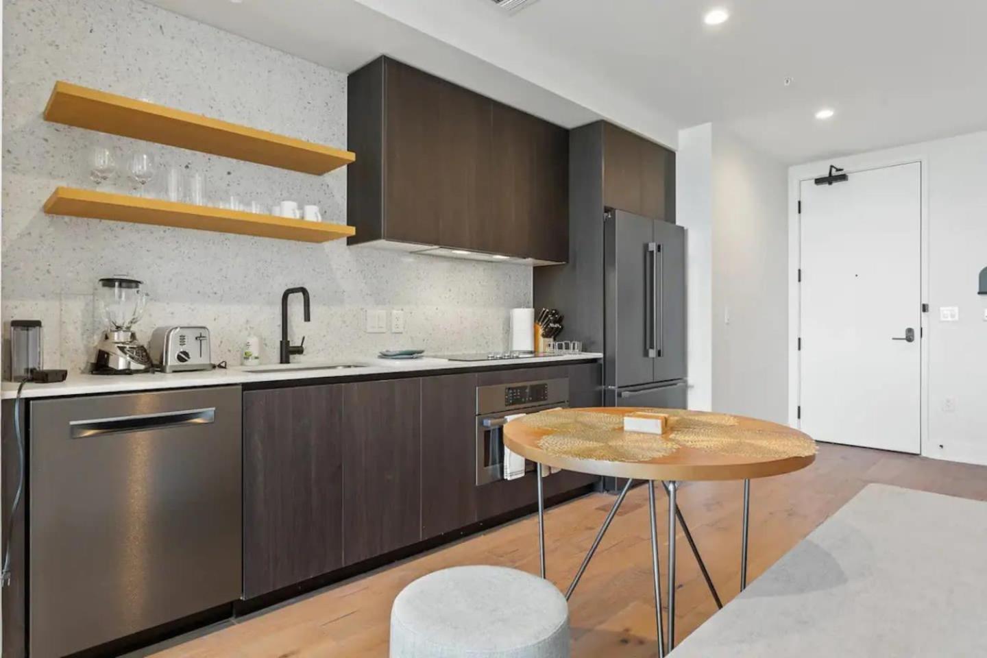 Modern 1Br Condo On Rainey St With Pool And Views Όστιν Εξωτερικό φωτογραφία