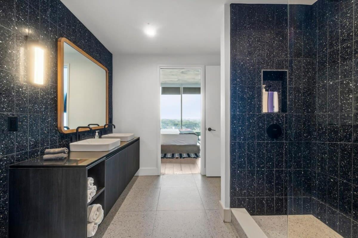 Modern 1Br Condo On Rainey St With Pool And Views Όστιν Εξωτερικό φωτογραφία